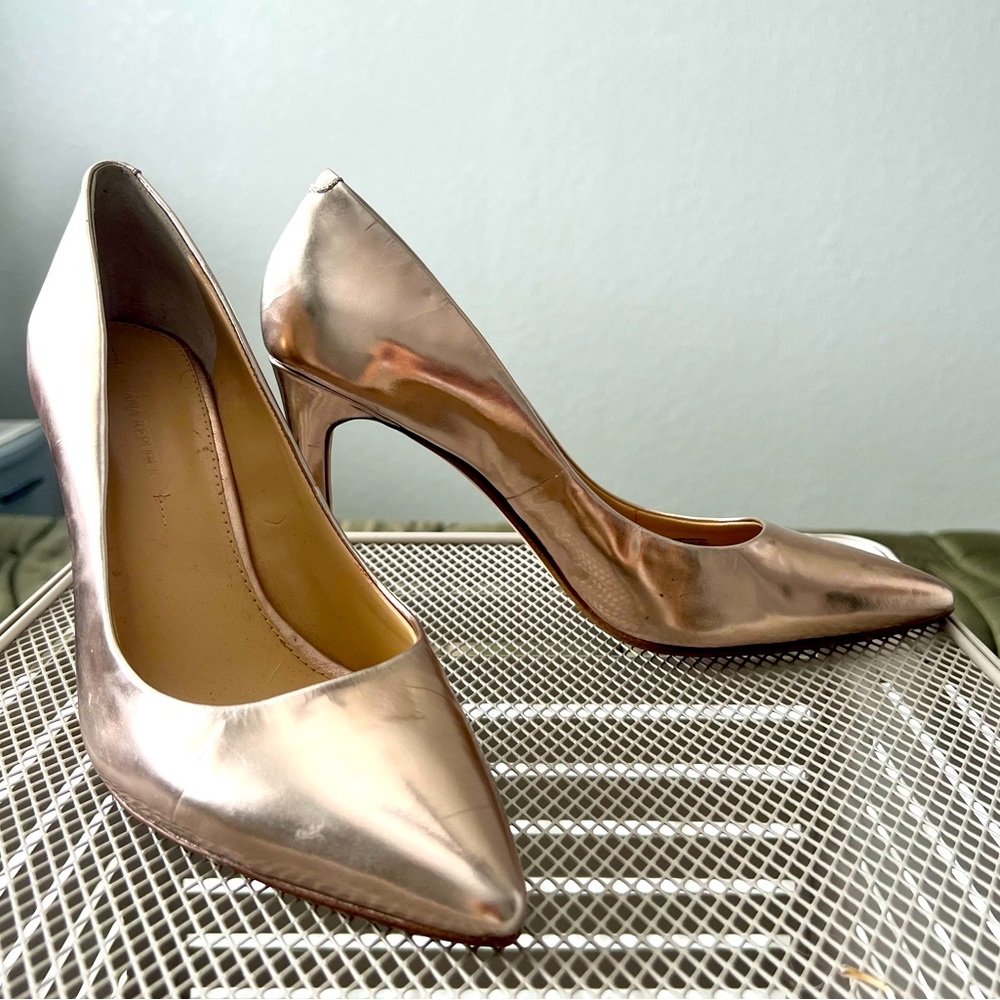 Banana Republic metallic rose gold pumps, calfGood condition, size 9.5, 3” heel.